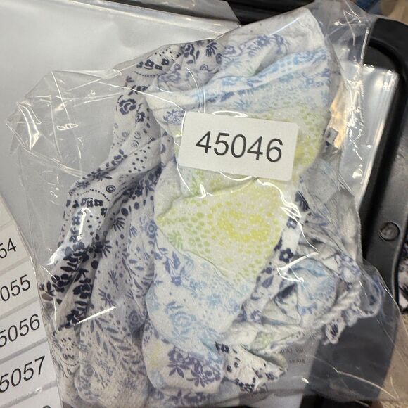 Lord + Taylor Blouse Women 2X Plus Blue Geometric V-Neck Tasseled Sleeveless - Picture 7 of 7